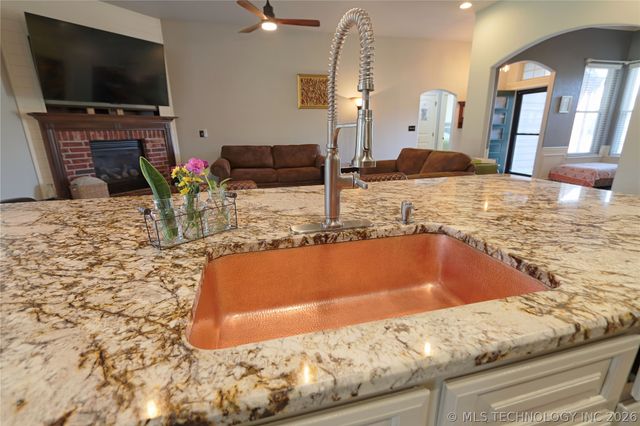 3302 S 208th East Avenue, Broken Arrow, OK 74014