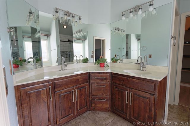 3302 S 208th East Avenue, Broken Arrow, OK 74014