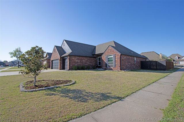 3302 S 208th East Avenue, Broken Arrow, OK 74014