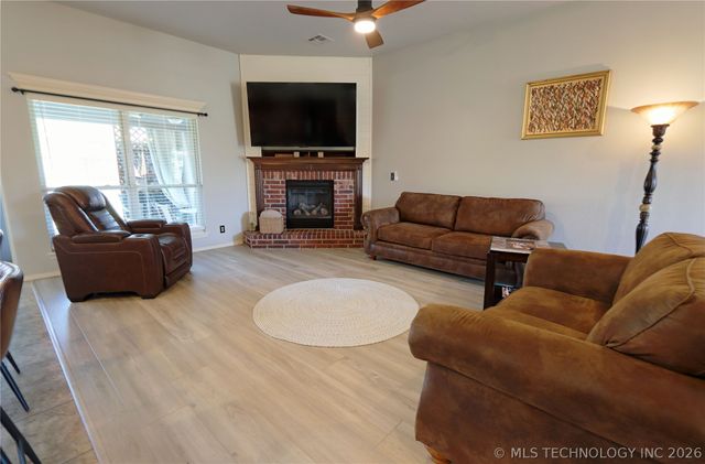 3302 S 208th East Avenue, Broken Arrow, OK 74014