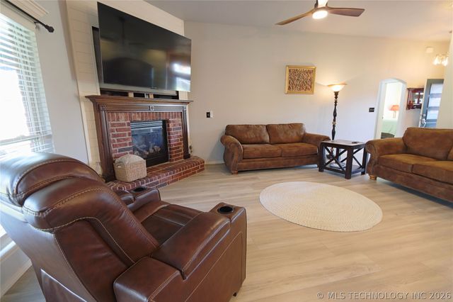 3302 S 208th East Avenue, Broken Arrow, OK 74014