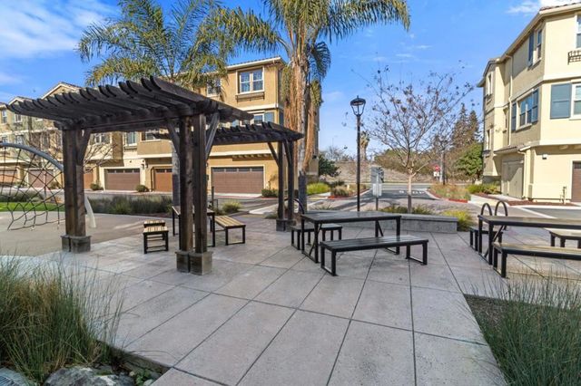 651 Cinnamon, Mountain View, CA 94043