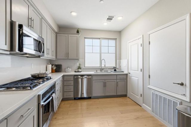 651 Cinnamon, Mountain View, CA 94043