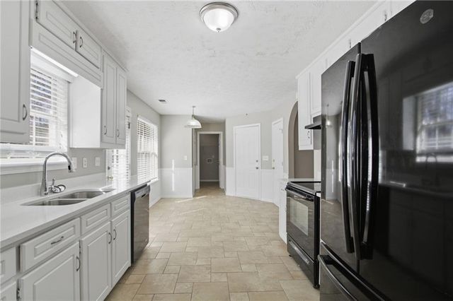 4310 Perrinton Trail, Loganville, GA 30052