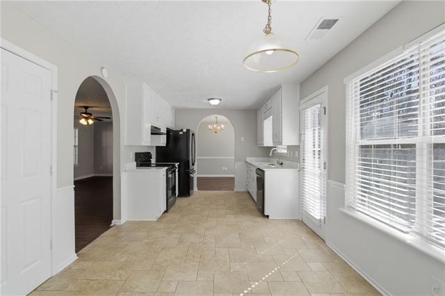 4310 Perrinton Trail, Loganville, GA 30052