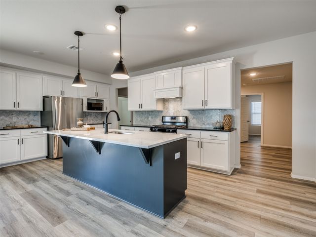 8902 N 73rd East Place, Owasso, OK 74055
