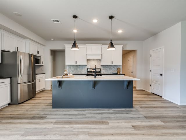 8902 N 73rd East Place, Owasso, OK 74055