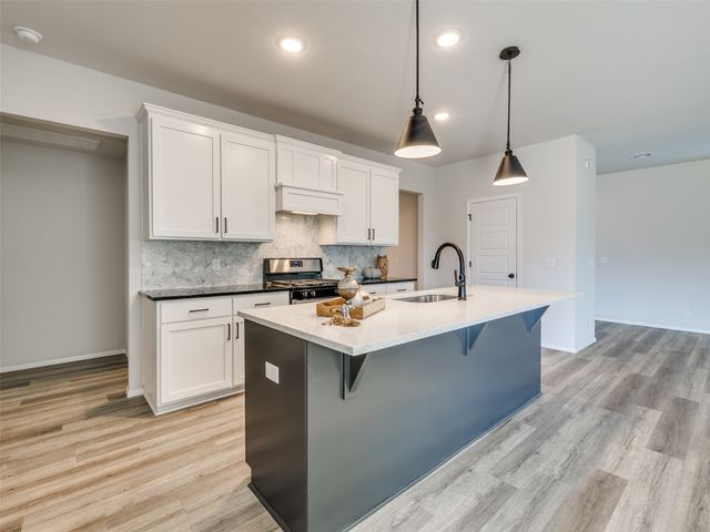 8902 N 73rd East Place, Owasso, OK 74055