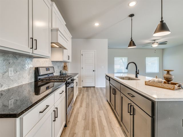 8902 N 73rd East Place, Owasso, OK 74055