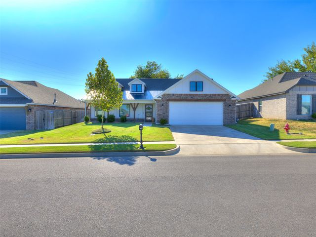 8902 N 73rd East Place, Owasso, OK 74055