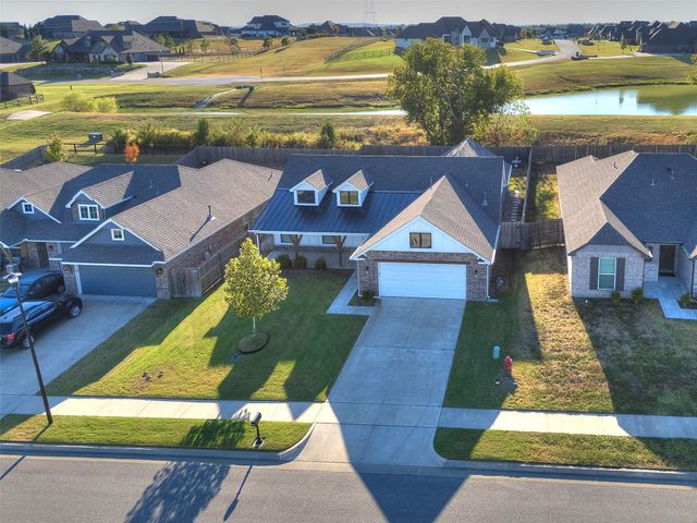 8902 N 73rd East Place, Owasso, OK 74055