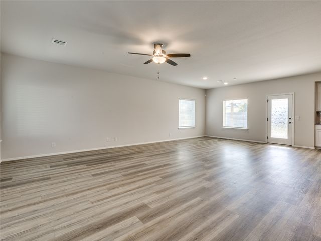 8902 N 73rd East Place, Owasso, OK 74055