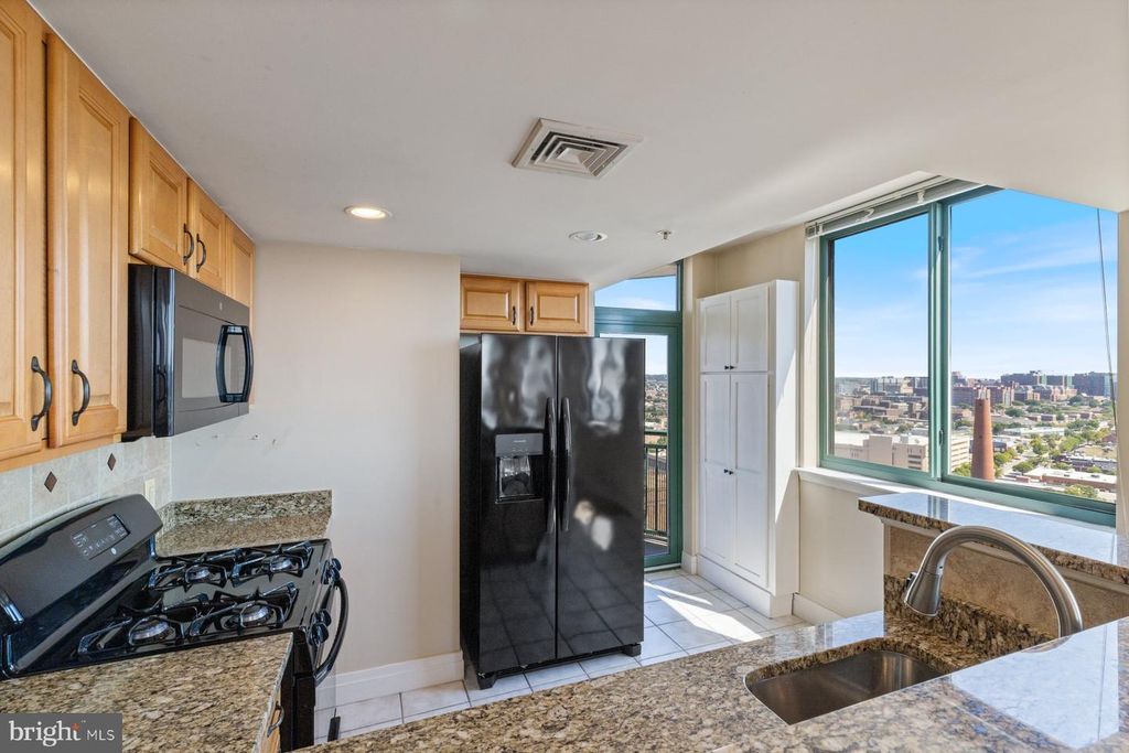 Image 10 of property listing at 414 WATER ST #2512, Baltimore, MD 21202