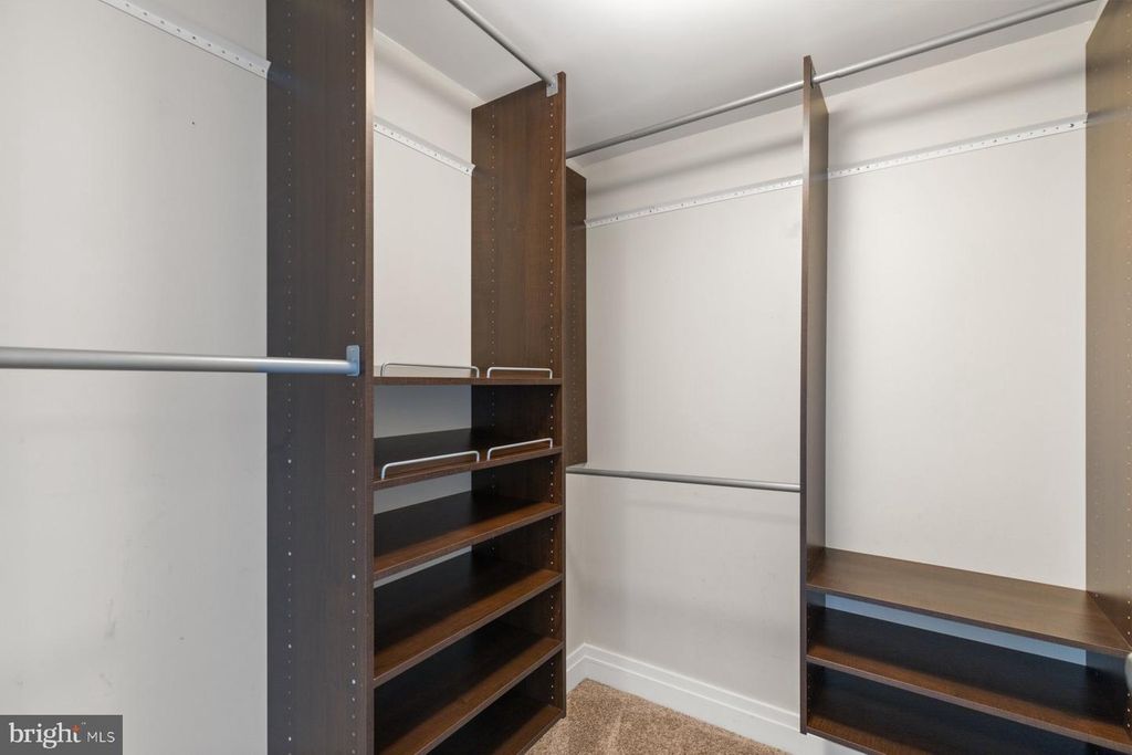 Image 17 of property listing at 414 WATER ST #2512, Baltimore, MD 21202