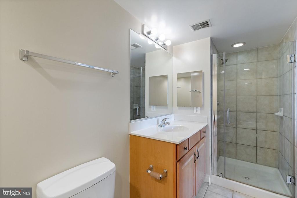 Image 20 of property listing at 414 WATER ST #2512, Baltimore, MD 21202