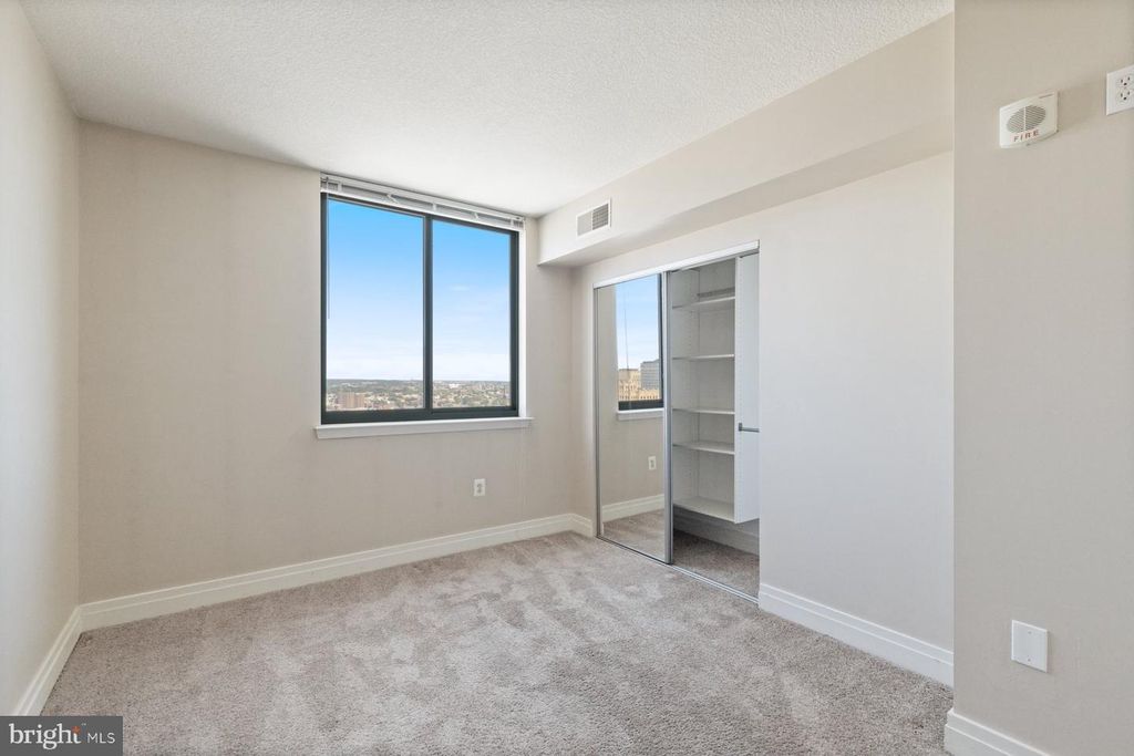 Image 21 of property listing at 414 WATER ST #2512, Baltimore, MD 21202