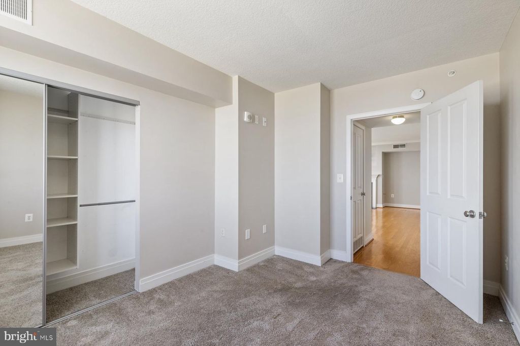 Image 22 of property listing at 414 WATER ST #2512, Baltimore, MD 21202
