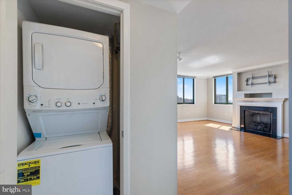 Image 25 of property listing at 414 WATER ST #2512, Baltimore, MD 21202