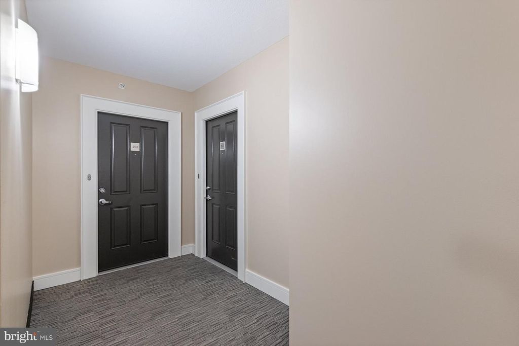 Image 27 of property listing at 414 WATER ST #2512, Baltimore, MD 21202