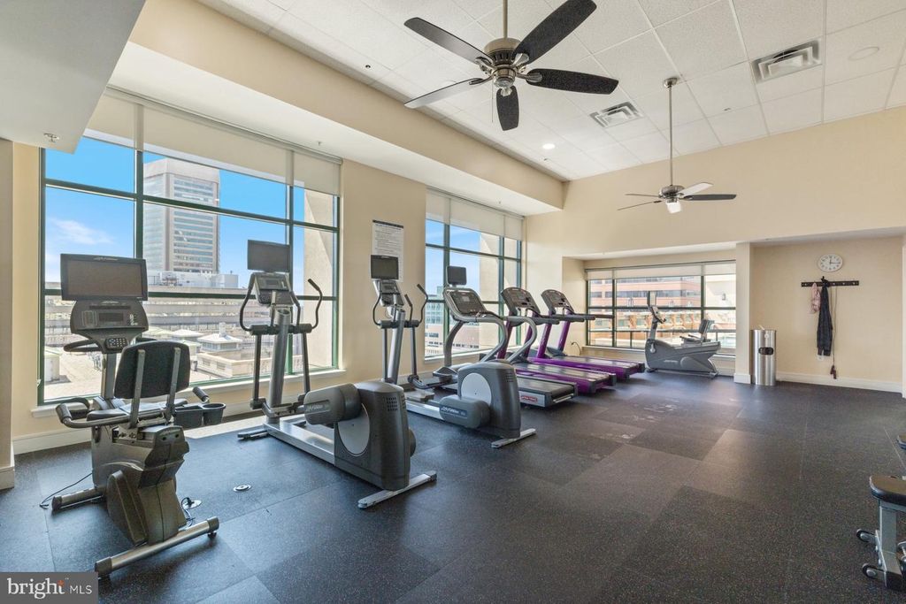 Image 30 of property listing at 414 WATER ST #2512, Baltimore, MD 21202