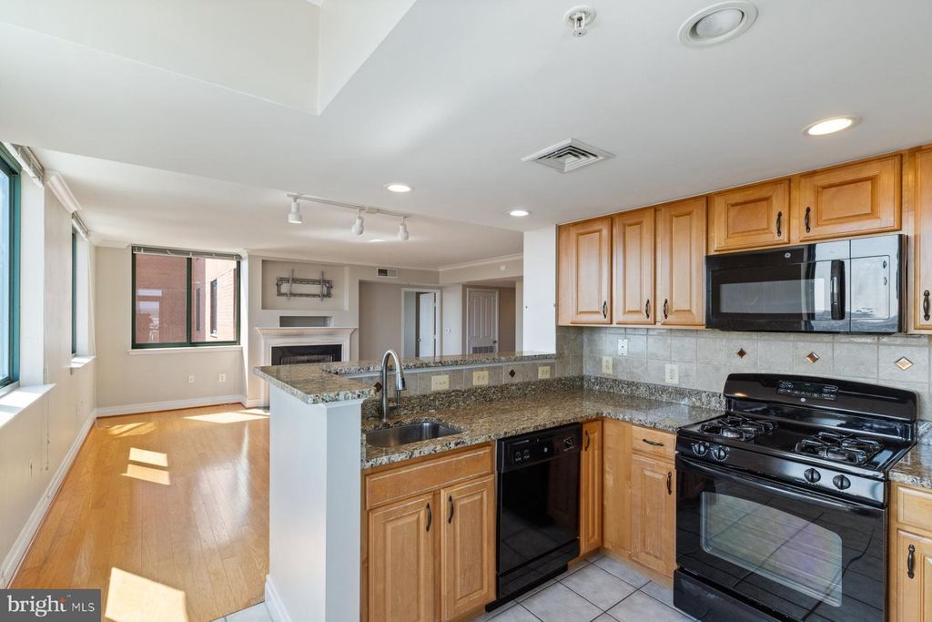 Image 7 of property listing at 414 WATER ST #2512, Baltimore, MD 21202