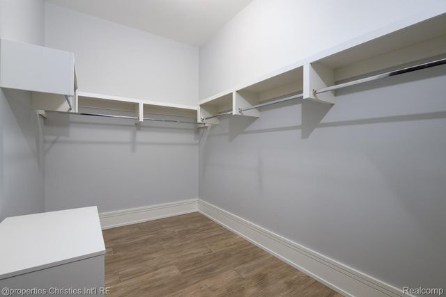 32686 Woodward Avenue E, Royal Oak, MI 48073