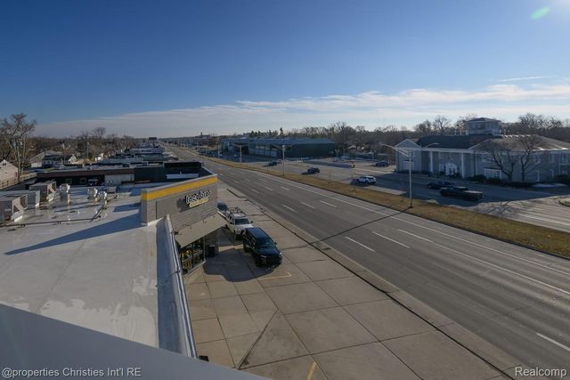 32686 Woodward Avenue E, Royal Oak, MI 48073