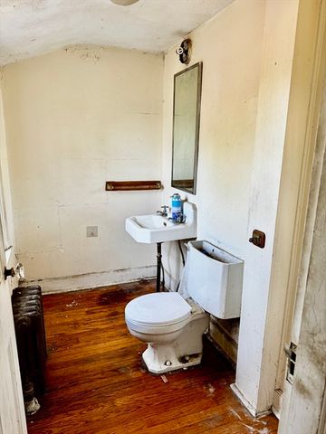 12 Alexander Rd, Worcester, MA 01606