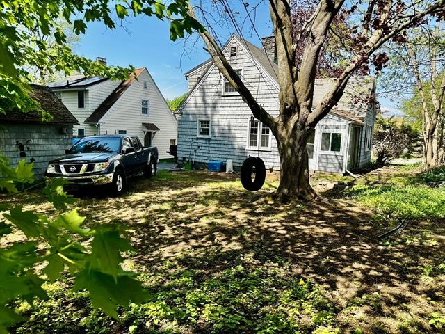 12 Alexander Rd, Worcester, MA 01606