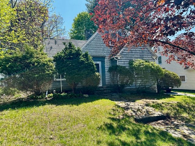 12 Alexander Rd, Worcester, MA 01606