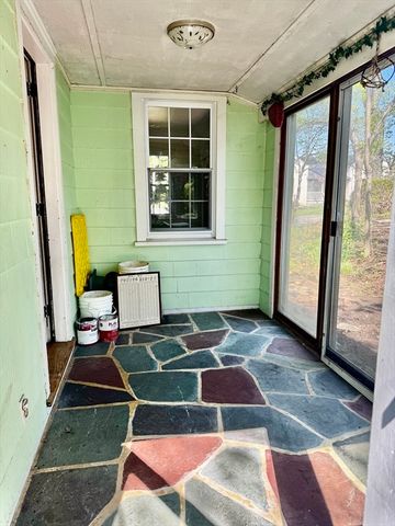 12 Alexander Rd, Worcester, MA 01606