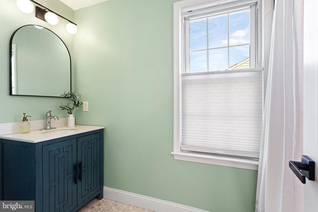 84 VIRGINIA AVE, Westmont, NJ 08108