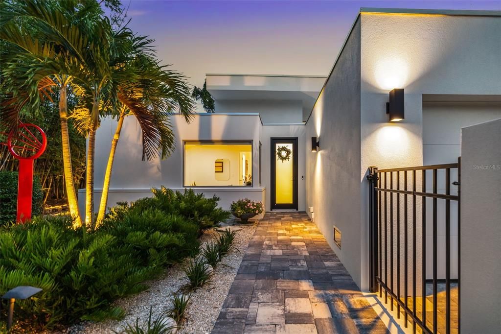 904 VIRGINIA DRIVE, Sarasota, FL 34234