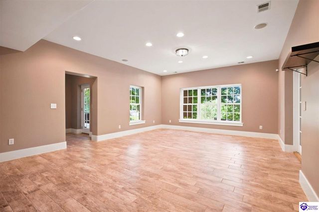 111 Anniston Way, Elizabethtown, KY 42701