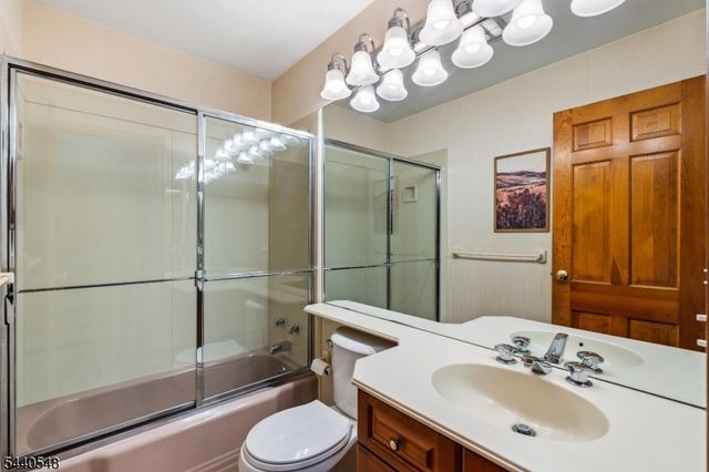 60 Brook Dr, Watchung Boro, NJ 07069