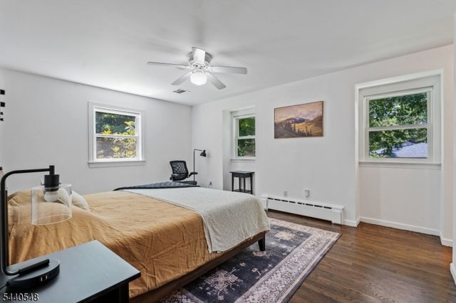 60 Brook Dr, Watchung Boro, NJ 07069