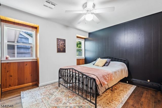60 Brook Dr, Watchung Boro, NJ 07069