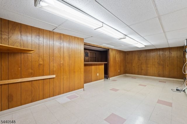 60 Brook Dr, Watchung Boro, NJ 07069
