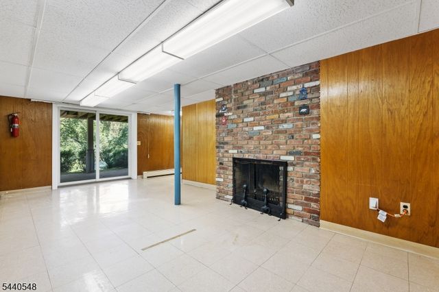 60 Brook Dr, Watchung Boro, NJ 07069