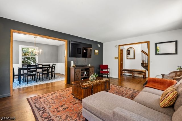 60 Brook Dr, Watchung Boro, NJ 07069