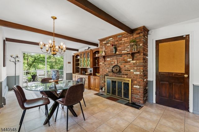 60 Brook Dr, Watchung Boro, NJ 07069