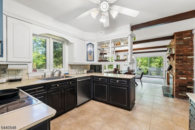 60 Brook Dr, Watchung Boro, NJ 07069