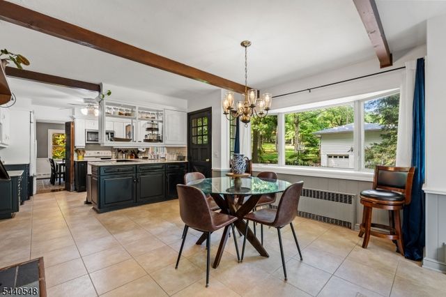 60 Brook Dr, Watchung Boro, NJ 07069