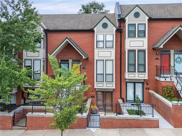 445 W 10th Street, Kansas City, MO 64105
