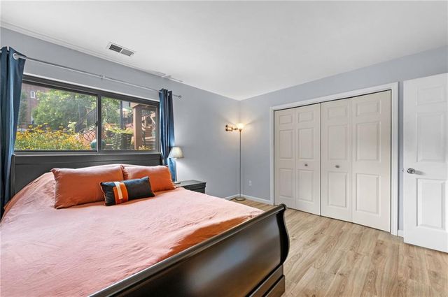 445 W 10th Street, Kansas City, MO 64105