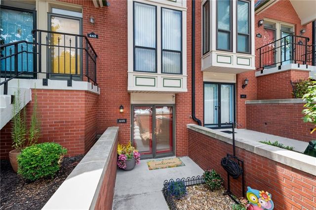 445 W 10th Street, Kansas City, MO 64105