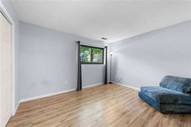 445 W 10th Street, Kansas City, MO 64105