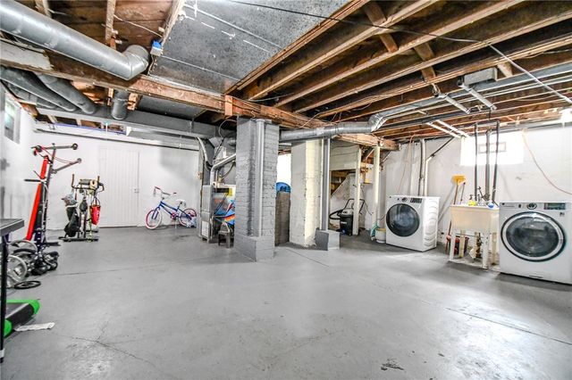 427 Sandalwood Drive, Dayton, OH 45405