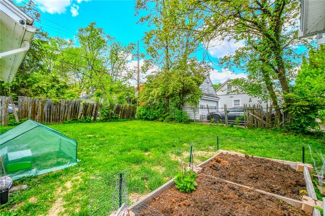 427 Sandalwood Drive, Dayton, OH 45405