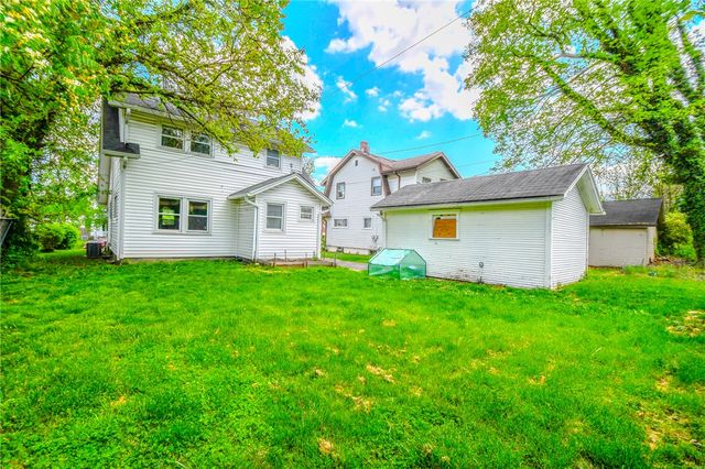 427 Sandalwood Drive, Dayton, OH 45405